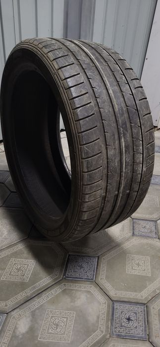 Летняя резина  одиночка DUNLOP  255/35/19  в хорошом состояние