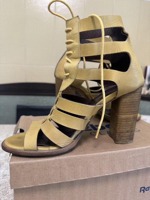 Туфли дизайнерские кожанные горчичные