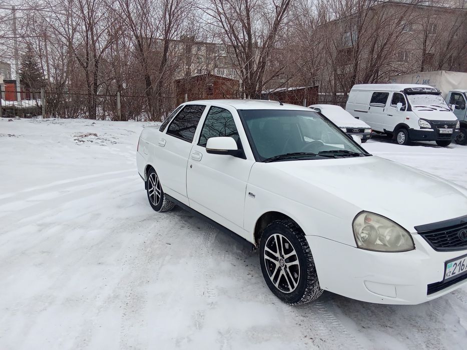 Продам приору 2012год хорошом сост.