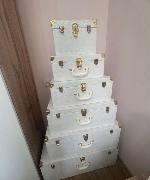 Чемоданы для приданого сундуки