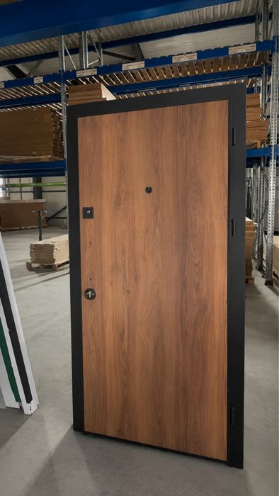 Входна врата за къща - BROWN WOOD