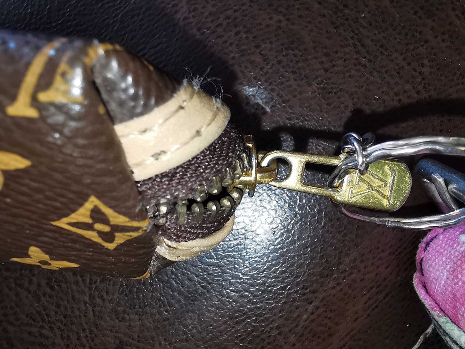 Breloc, portofel de monezi Louise Vuitton