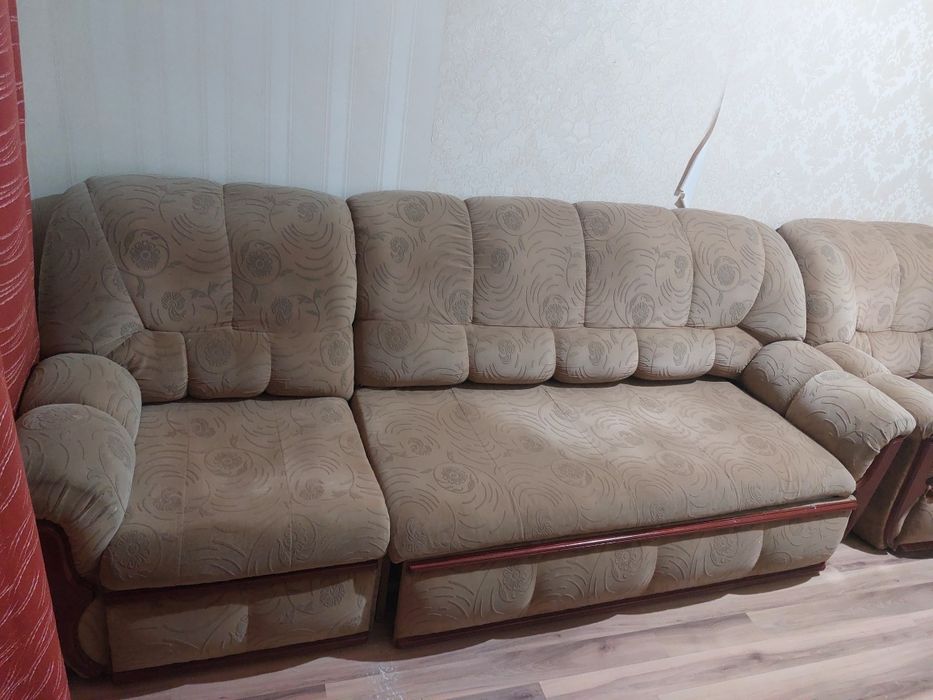 Продаю диван с креслом