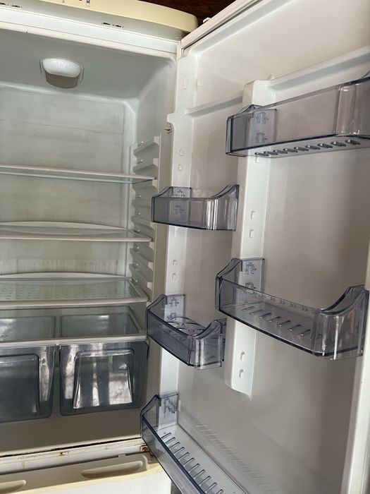 Хладилник  CROWN