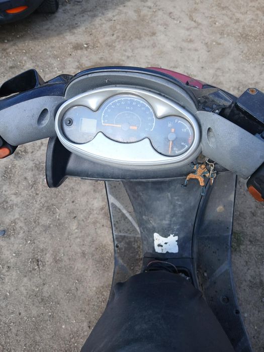 Dezmembrez Yamaha majesty 125cc