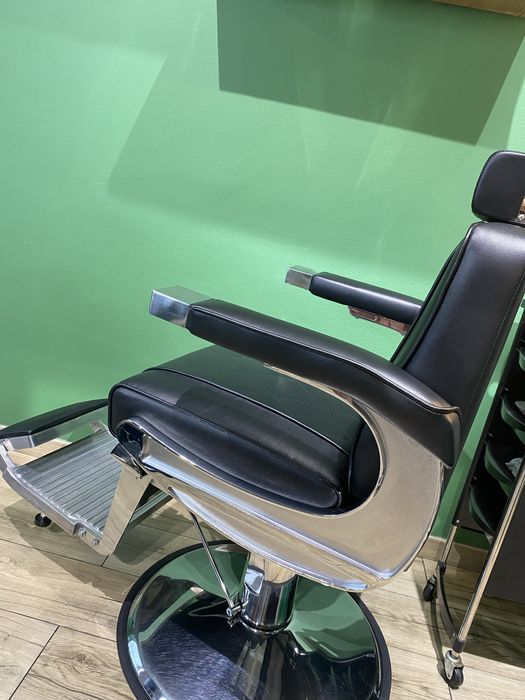 Scaun frizer profesional- stare foarte buna
