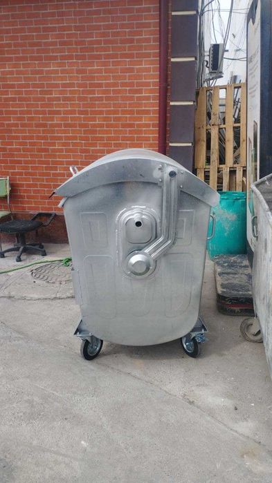 Оцинкованный бак для мусора 1100 л.