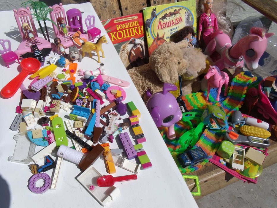 Игрушки детские и книжки
