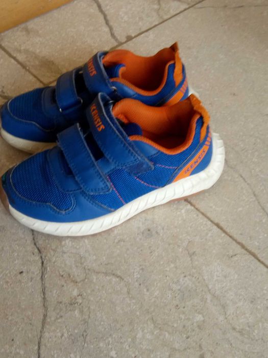 Vând adidasi mărimea 30