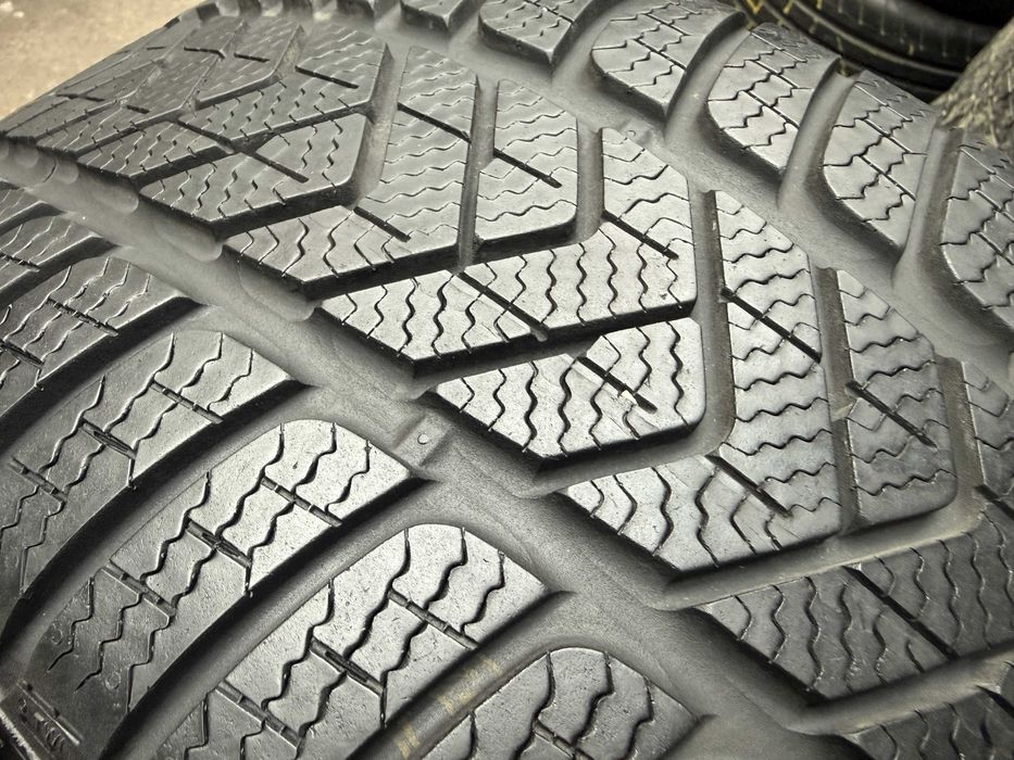 # 2x Anvelope Iarna 245/40 r19 - Pirelli Sotto Zero 3