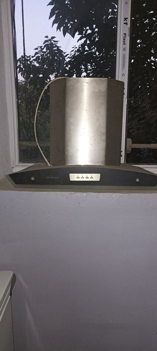 Продам кухонную вытяжку