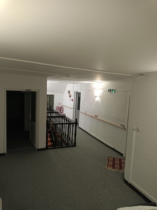 2 cladiri,Autorizat ISU,18 camere, pretabil camin de batrani/pensiune