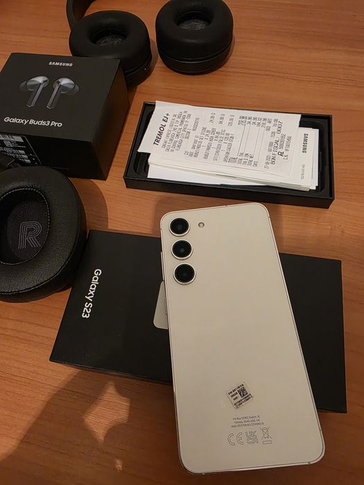 Vând s23 și căști