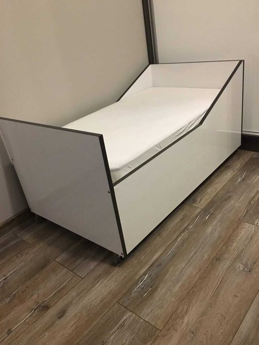 Детско легло с преграда и матрак