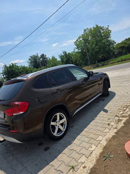BMW X1 2011 — imagine 2