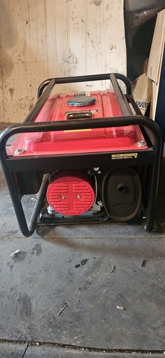 Бензиновый генератор