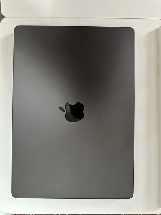 MacBook Pro 14” (M3 Pro, 18/512),