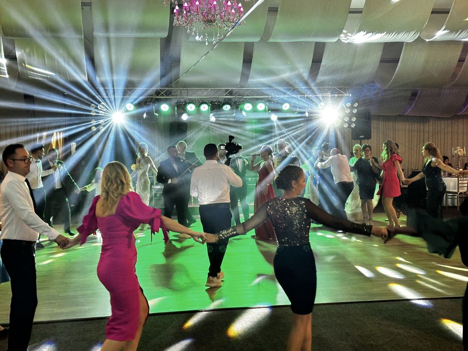 Dj-Mc,Scena,Ecran Led,Schela de Lumini,Sonorizare,PistoaleCO2 Band-uri