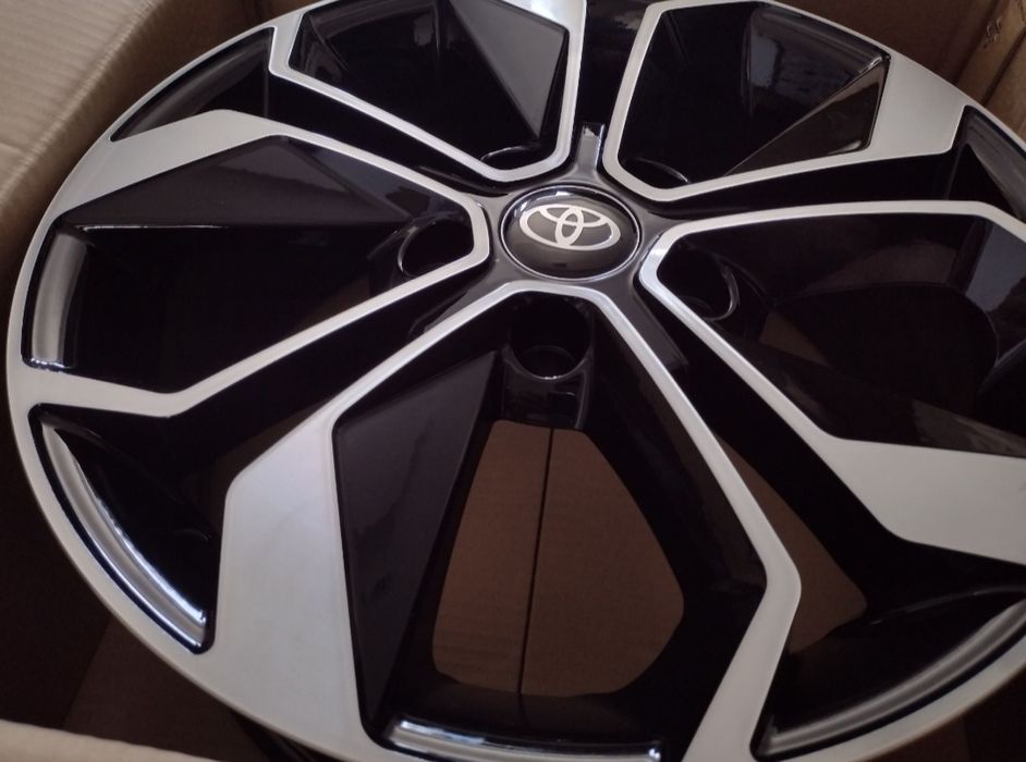 Jante 15 Toyota Auris Corolla cu 5 x 114.3 R15