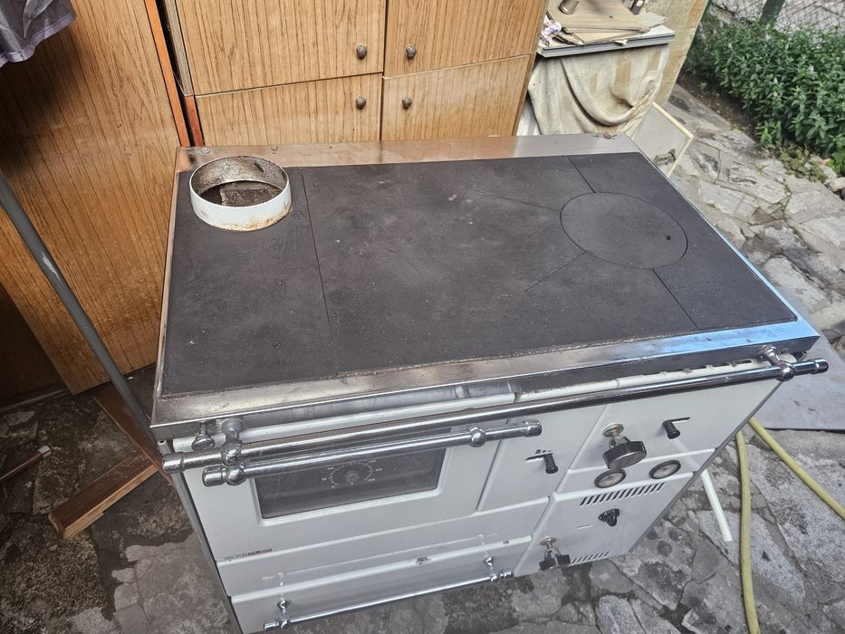Готварска печка на дърва с водна риза Alfa Plam Alfa Term 27 Бяла, 27.56kW