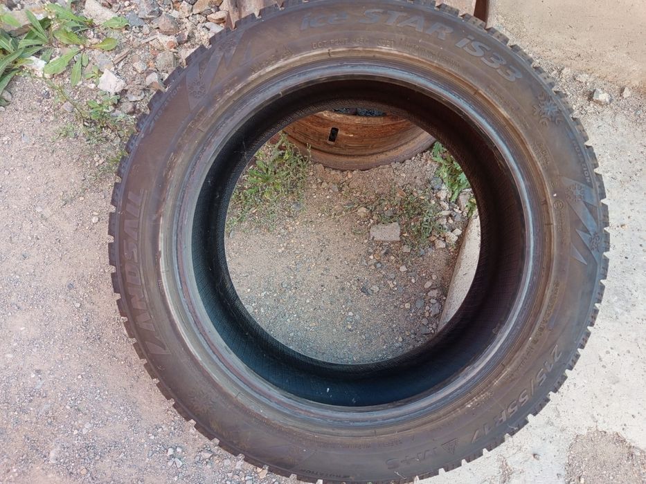 Продам резину 215/55 R17