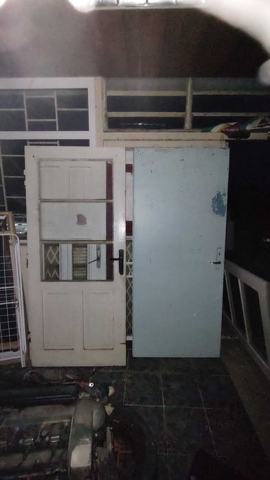 Масивни врати без каса 40лв/бр