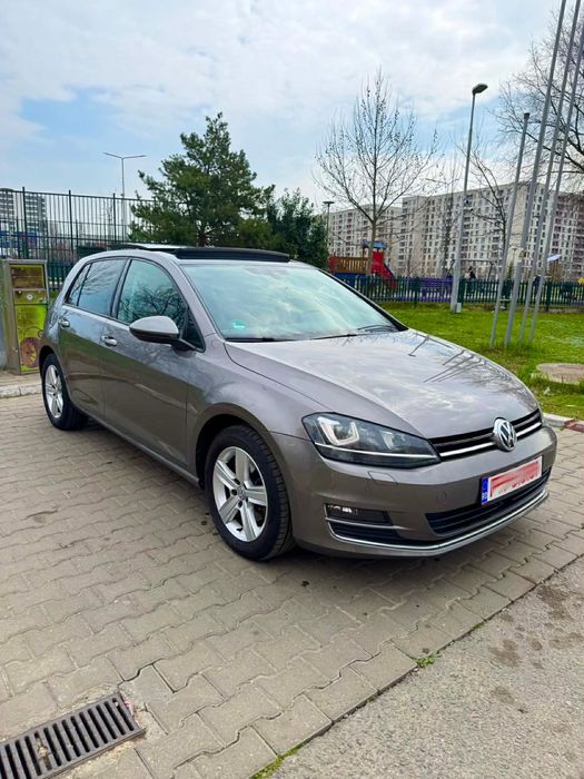 VW Golf 7 Automat 1.6 TDi • Distronic • Lane Assist • Panoramic • LED • Piele Alcantara • Webasto • Navy mare 3D • Climatronic • Senzori 360 • Cârlig