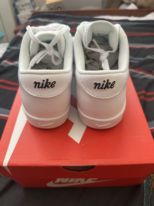 41 - Nike Court Vantage