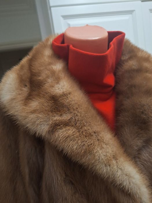 Haina  de  vizon  lunga  exclusivista