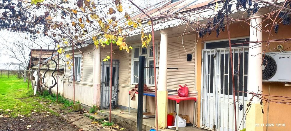 Casa+spațiu comercial,stradal