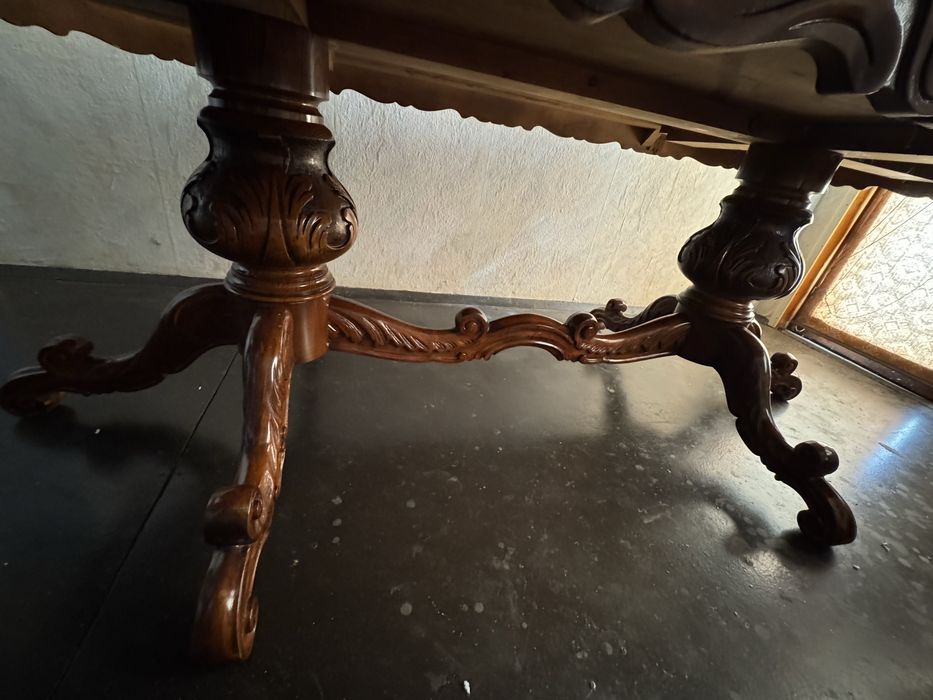 Масивна трапезна маса с 8+ места