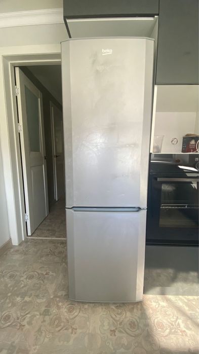 Продам холодильник