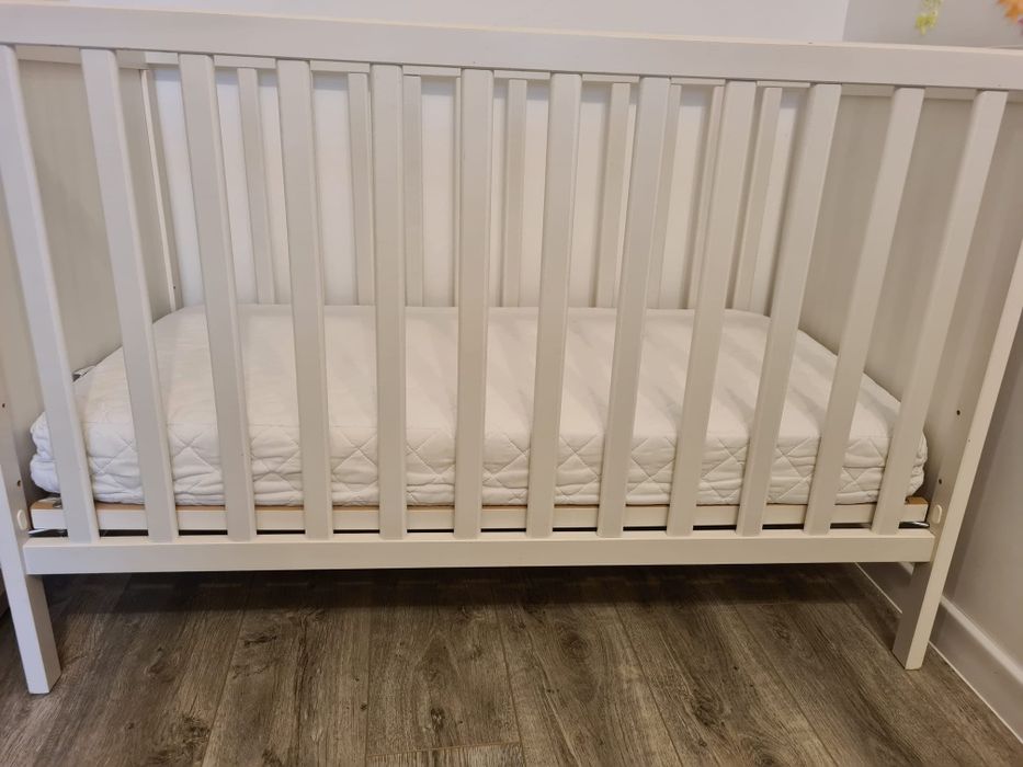 Patut SUNDVIK Ikea + saltea de cocos noua