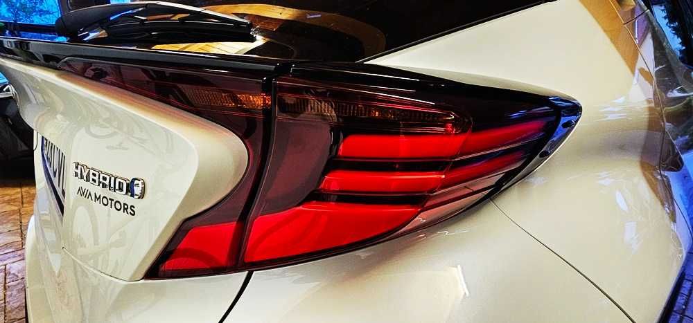 Toyota C-HR BI -TONE Alb perlat. JBL-Piele,Distronic .140 cp.16.000 km