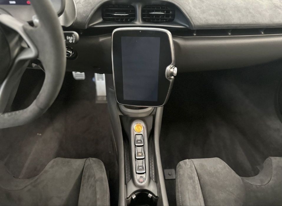 McLaren Artura 2026