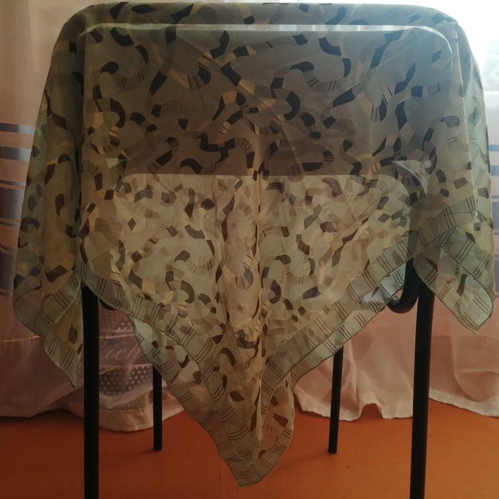 Платки!  Платки.