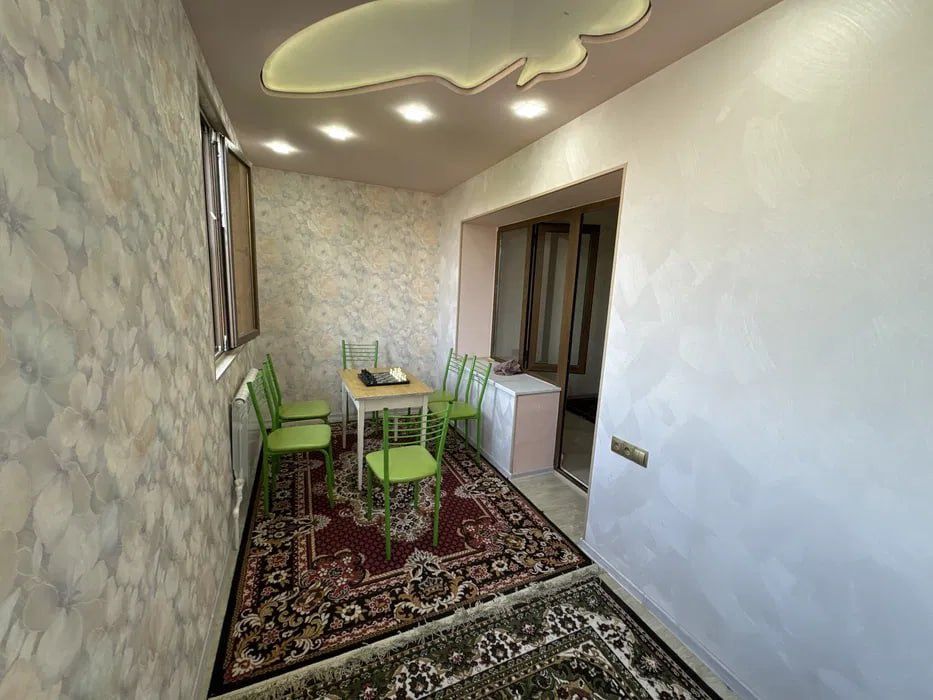 Срочно! Квартира на Мирабад-Авиагородок 2/5/5 общ пл 52м с обстановкой