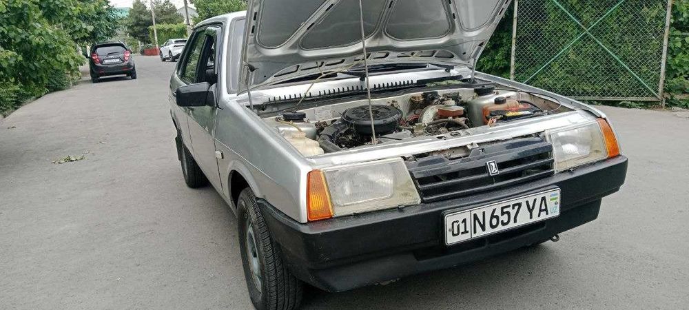 Продается ВАЗ 21099 состояние как на фото на бензине