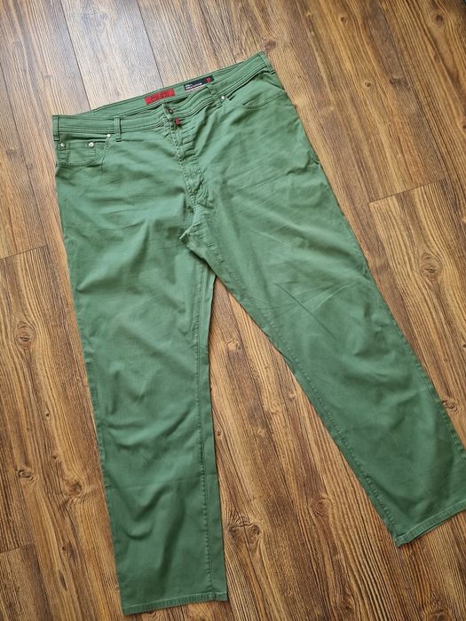 Страхотен мъжки панталон голям размер
PIERRE CARDIN, размер 60 /3XL, б