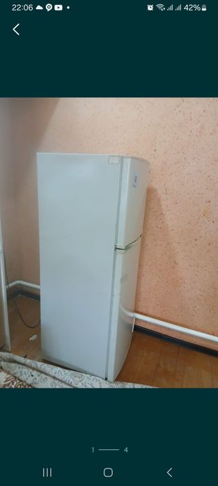 Холодильник сотилади