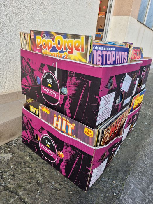 Vând 200lp Lot Discuri Vinil colectie muzica usoara mixta straina

Lot