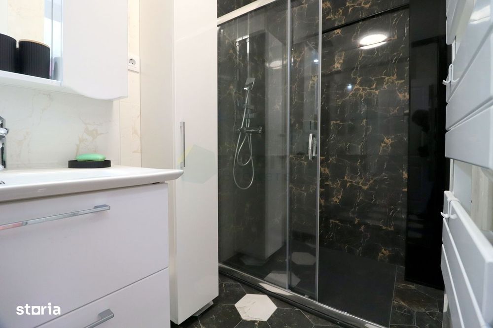 4 Camere (153 mp utili) în Blocul Scala