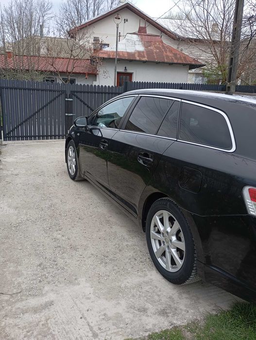 Vând Toyota avensis 11/2009, motor 2.2,177 HP,cutie automată