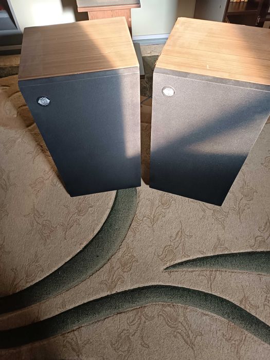 Продам колонки   .Ei HZK 12031