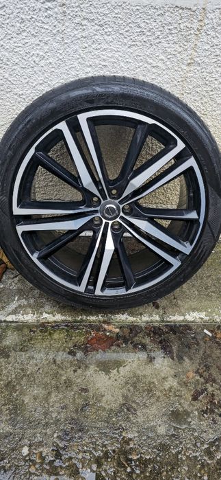 Roti vara Volvo originale 255 x 40 R21