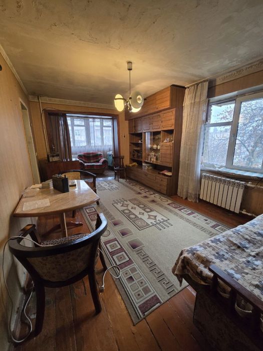 Чиланзар 8. Парус. 1 комнатная 2 х 6 балкон 42 м2