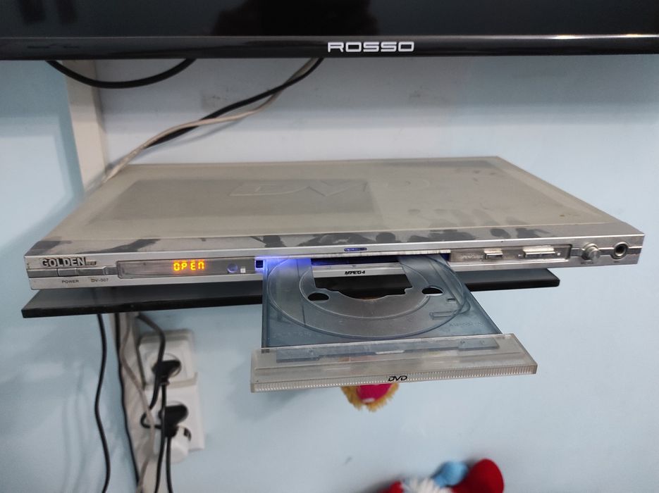 DVD плеер в хорошем состоянии