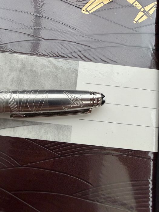 Set Montblanc micul print stilou si agenda