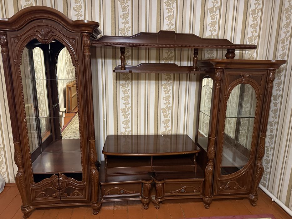 Сервант с подставкой телевизора