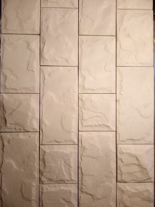 Гипсови и бетонови облицовки, имитиращи декоративен  камък.